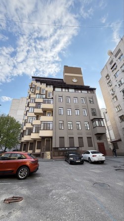 Продам 3к квартирус немонтом  в клубном доме!Центр - фото 1