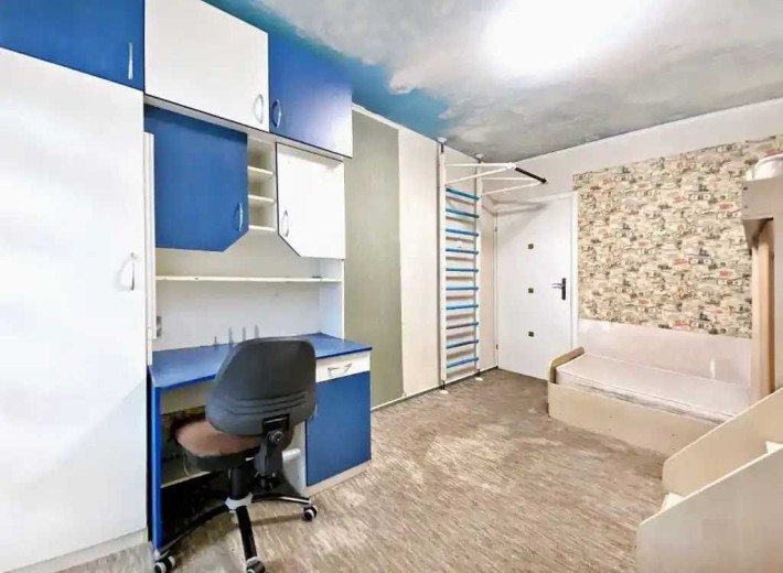 Продам 2к кв, Капитальный ремонт. пр.Героев, Победа - фото 1