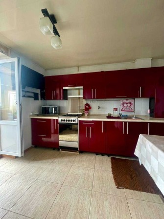 Продам просторную 3к квартиру на ж/м Тополь-3! - фото 1