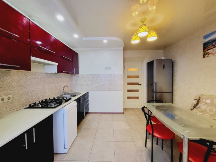 (8) Продам 3-кімнатну квартиру на Замості 9890 - фото 1