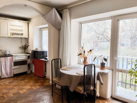 Печерський р-н.Бастіонна,13  Ботанічний сад 3хв. ремонт.Без комісії.