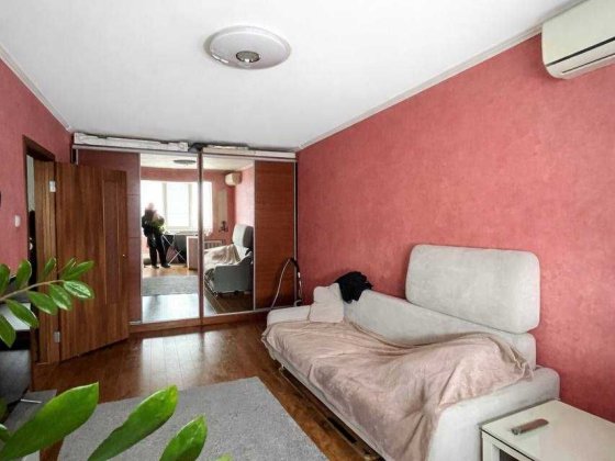 Продам 1 комн кв   ЖМ  Тополь-3  38м2 (р-он  Січі) в хорошем состоянии Дніпро