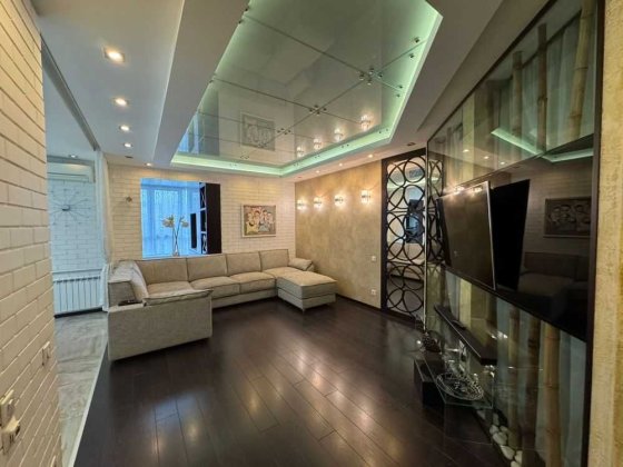 Продам большую 3 к квартиру на Ж/М Солнечный Любарского Левый берег Дніпро