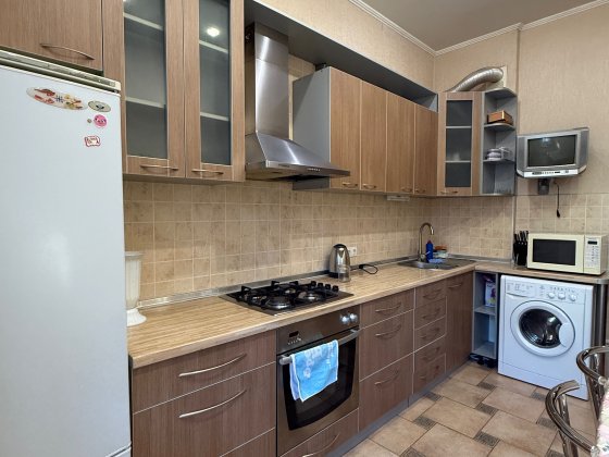 Театральная 5, р-н Рабочей новострой Дніпро