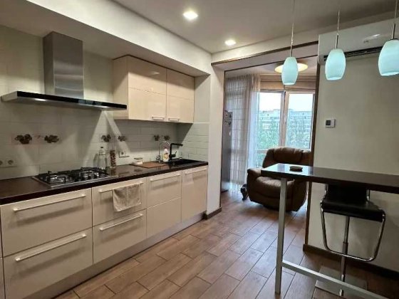 Продам видовую двухкомнатную квартиру ЖК Ривер Парк, Современный ремонт. Дніпро