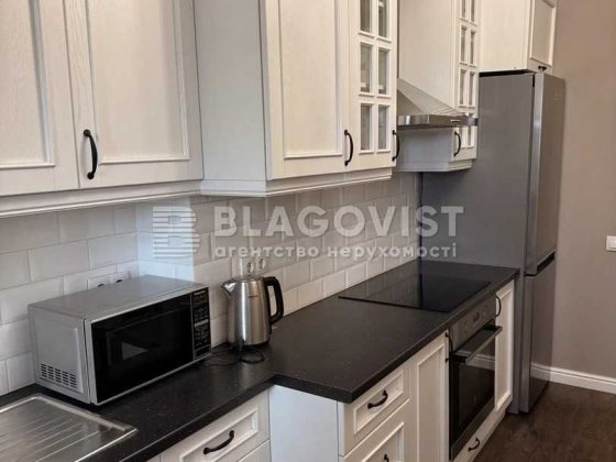 Продаж, Дружби народів 14-16, Печерський квартал  52кв.м, 150000у.е Киев
