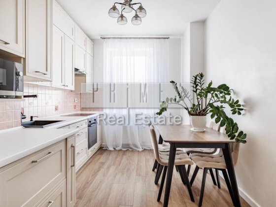 Продаж 3к 87кв м квартири ЖК Південна Брама вул Дніпровська набережна 26б Осокорки Дарниця Київ ІНВЕ Київ