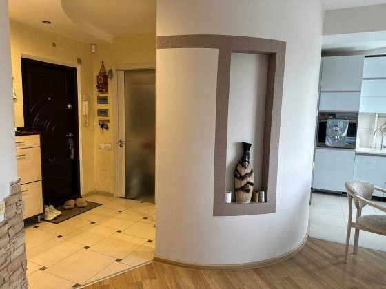 Продам 3х к.квартиру с евроремонтом  на ул. Калиновая Дніпро