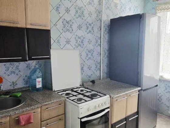 Продам 4к квартиру, косметичний ремонт, вул.Янтарна Лівий берег Днепр