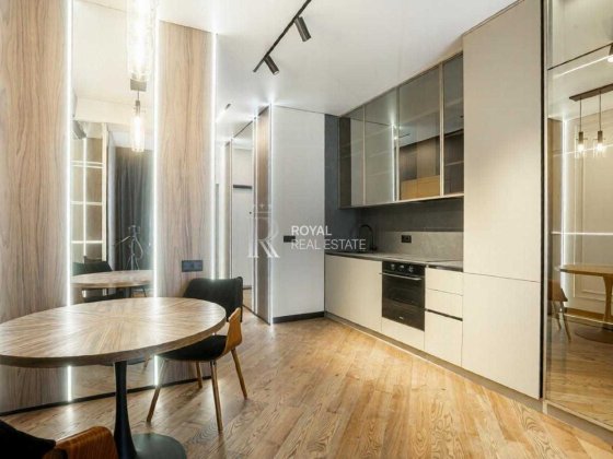 Продаж Квартира 1кім. 41м2  ЖК «Delmar» Метро Паркінг Киев