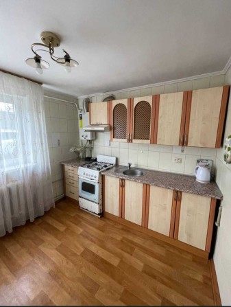 Продається частина цегляного будинку, по документах 2 кімнатна квартира. - фото 1