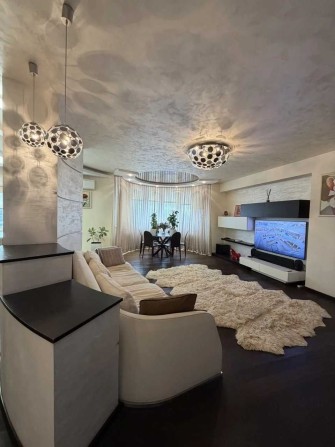 Продам 3 х комнатную квартиру в ЖК Созидатель по ул. С. Подолинского - фото 1