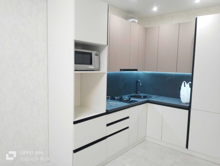 Продам 1 к квартиру з євроремонтом на вул.Волошковій 3586 - фото 1