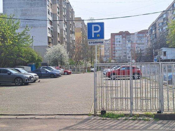 Продам місце на стоянці Київський район (вул. Євгена Чикаленка / Вільямса) Одесса