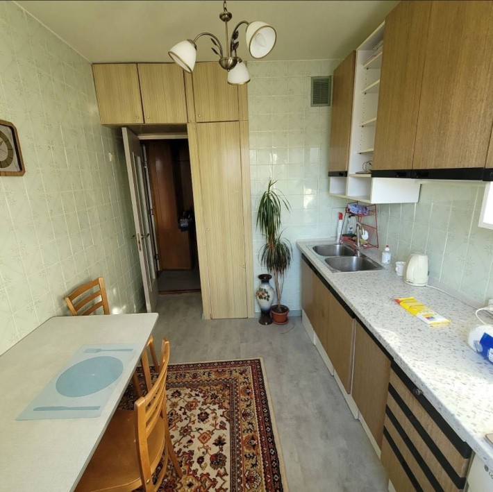 Продаю 1 кім в центрі міста - фото 1