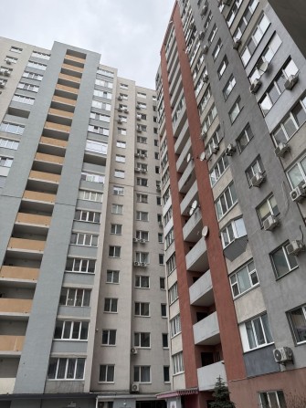 Продам квартиру у новобудові з видом на Дніпро - фото 1