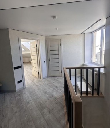 Топова квартира на Вишенці дворівнева новий ремонт - фото 1