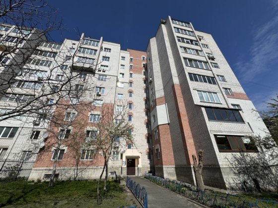 Продаж просторої 3-кімнатної квартири в центрі міста Чернігів