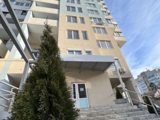 Продаж двокімнатної квартири в новому будинку з коморою Черкассы