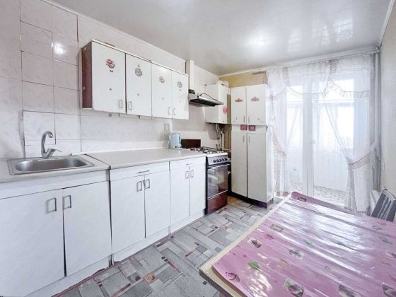 3 кім 73 м2 АВТОНОМКА висотка СЛОБОЖАНСЬКИЙ (Газети Правда) (719300)
