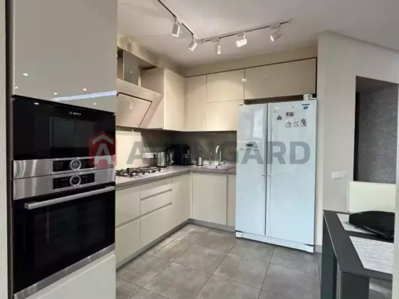 Продам 3к квартиру 98 кв м с евроремонтом в ЖК Салют Победа Дніпро