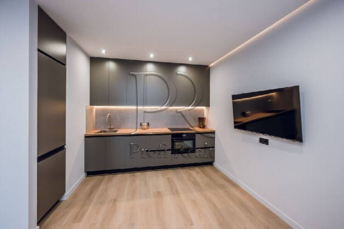 Продаж 2 кімн. квартири З ДИЗАЙНЕРСЬКИМ РЕМОНТОМ в ЖК Сучасний квартал - фото 1