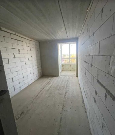 продаж 1 к однокомнатная квартира новосторой агв  неподалік площі перемоги - фото 1