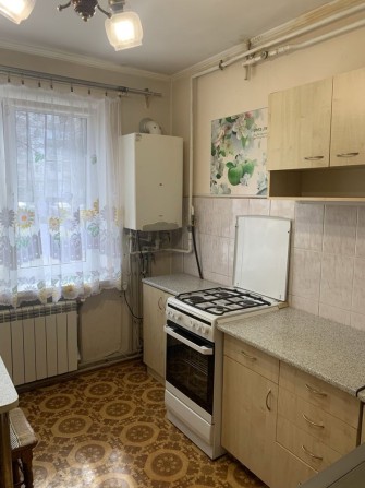 Продам 2 х кімнатну на Площі Польовій з автономним опаленням - фото 1
