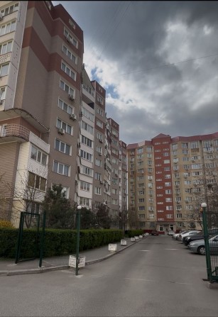 В продаже 1 ком.кв .с техникой и мебелью .Пески - фото 1