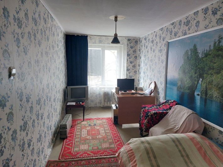 продаж 2 кімнатної квартири на 3 поверсі в р-ні дендропарку, обл.лікарні - фото 1