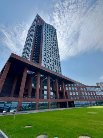 Продам видовую 3 ком. квартиру с террасой ЖК Маяк - фото 1