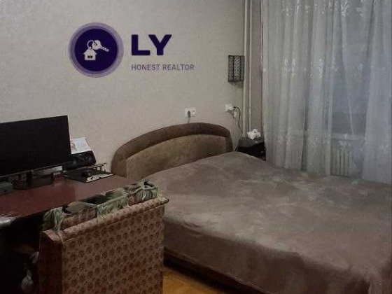 Продам 4к квартиру на бульварі Слави Дніпро