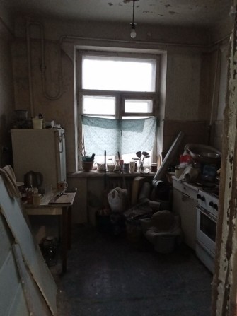 Продам 4-х комнатную квартиру Центр - фото 1