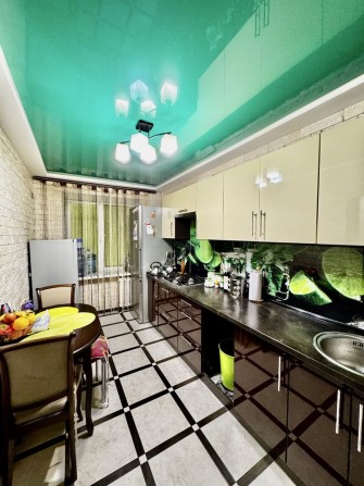 Продается 3- х комн. квартира Правый берег - фото 1
