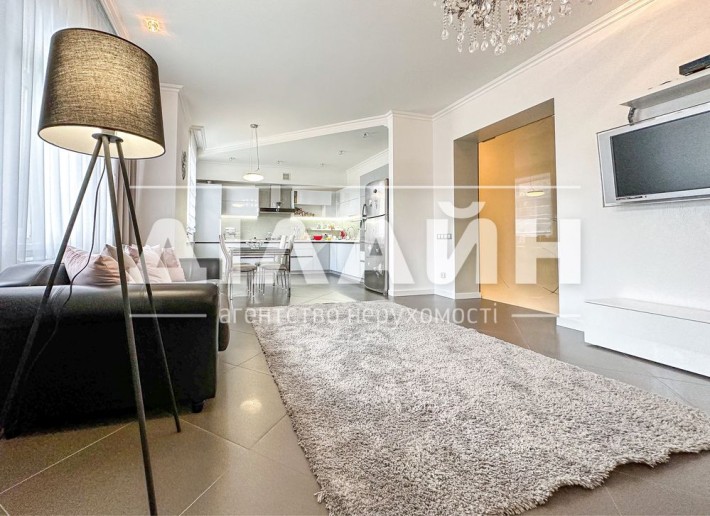 Просторная 100 м квартира в ЖК Ренесанс - фото 1