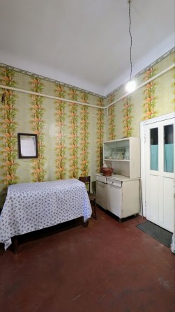Продам 3 кімнатну квартиру в центрі - фото 1