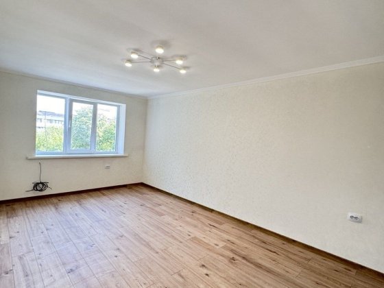 Продам 1-но кімнатну квартиру на Новомиколаївці Кропивницький