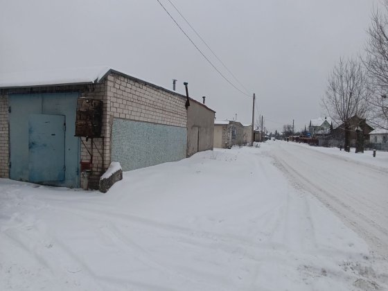 Гараж біля околиці Вараш
