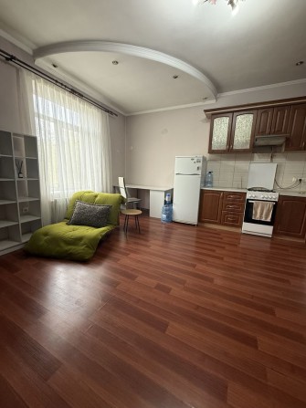 Продаж квартири бічна Вітовського - фото 1