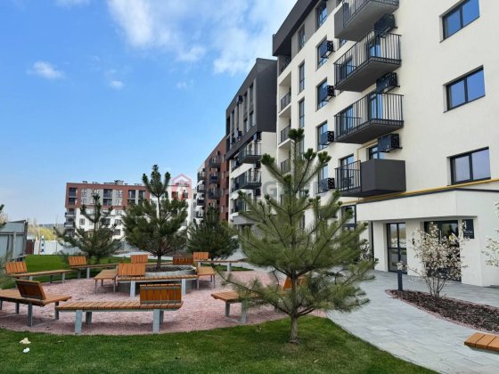 Продається 2 кім.кв. у зданому будинку по вул.Роксолани Львів