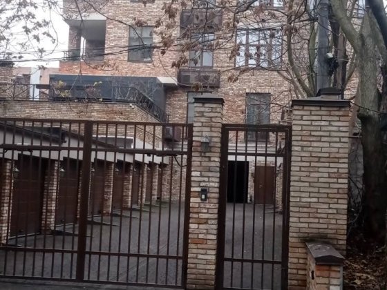 Продам квартиру 120м2,в  ЖК по  ул.Воскресенская  27Д,6/7,цена 160000$ Дніпро