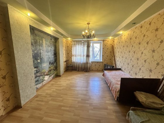 Продам 4х.комнатную квартиру на Тополе-3 Дніпро