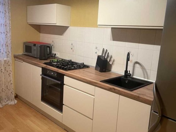 продам    2  кімнатну квартиру з меблями вул. Сталеварів Запорожье