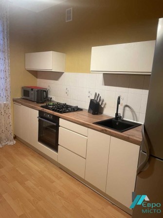 продам    2  кімнатну квартиру з меблями вул. Сталеварів - фото 1