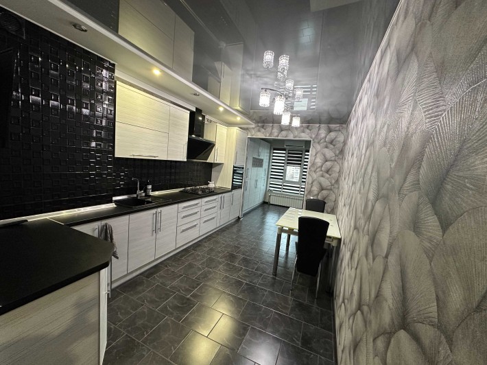 ПРОДАЖ 3к.кв., VIP, евроремонт, з меблями, Южний мкр-н.. - фото 1