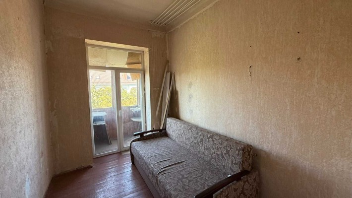 Продам 2 - кімнатну квартиру по ціні 1к. Центр Грушевського під ремонт - фото 1