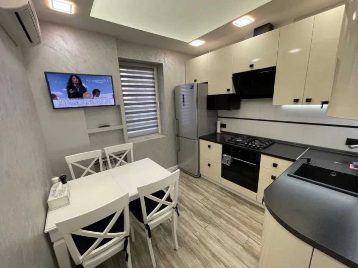 Продам 2-кімнатну квартиру з авторським ремонтом. Ліски - фото 1