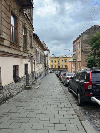 Продаж 1/3 будинку на 2дві сім'ї з гаражем та ділянкою, на 2 квартири - фото 1