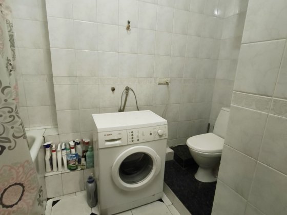 1 к.кв.Сталинка Центр пл.Маяковского Район 71 школы Запорожье