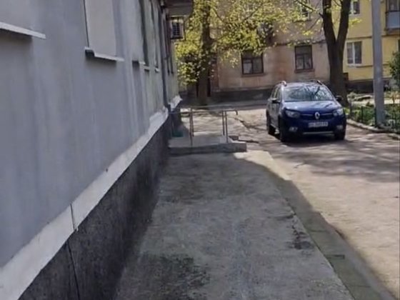 Продам квартиру под ремонт ! Дніпро